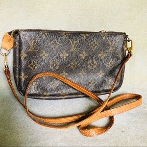 Louis Vuitton pochette accessories